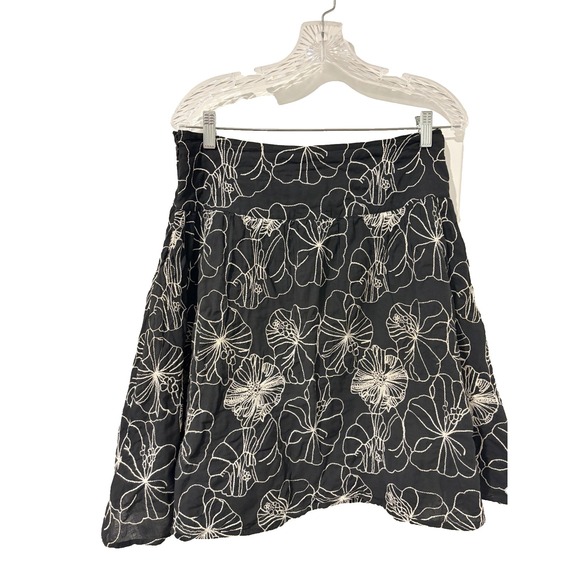 Chico's Dresses & Skirts - Chicos 1 Black & White Embroidered‎ Floral Cotton Skirt~M-8~ Short Flair Flirty